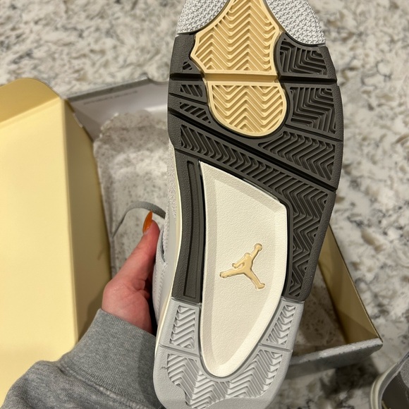 NEW IN BOX Air Jordan 4 Retro SE Craft ‘Photon Dust’ - Picture 4 of 10